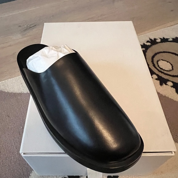 The Row Sabot Black Leather Mules NWB Size 38.5 - Picture 3 of 9